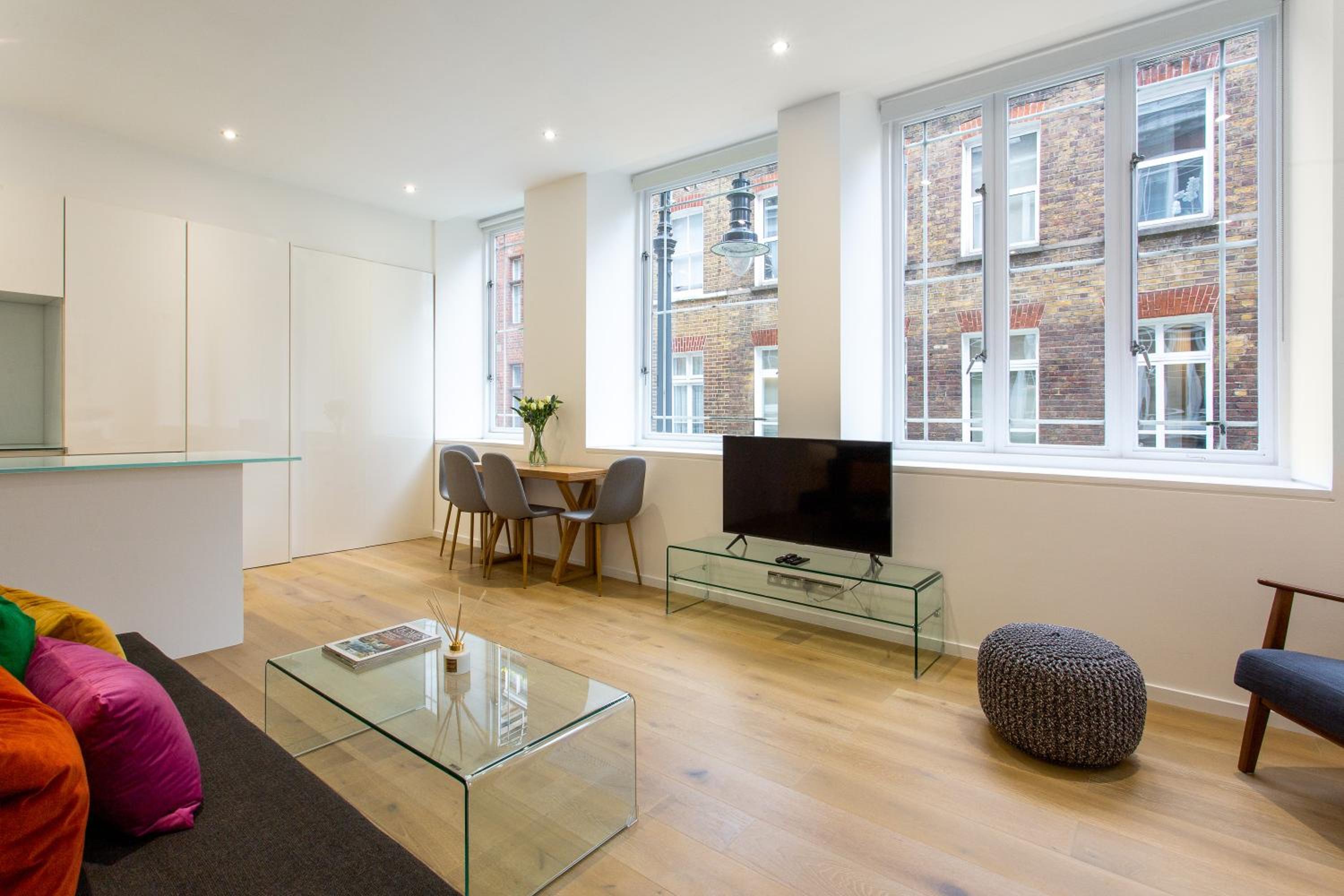 2 Bed 2 Bath Apartment Off Regent Street