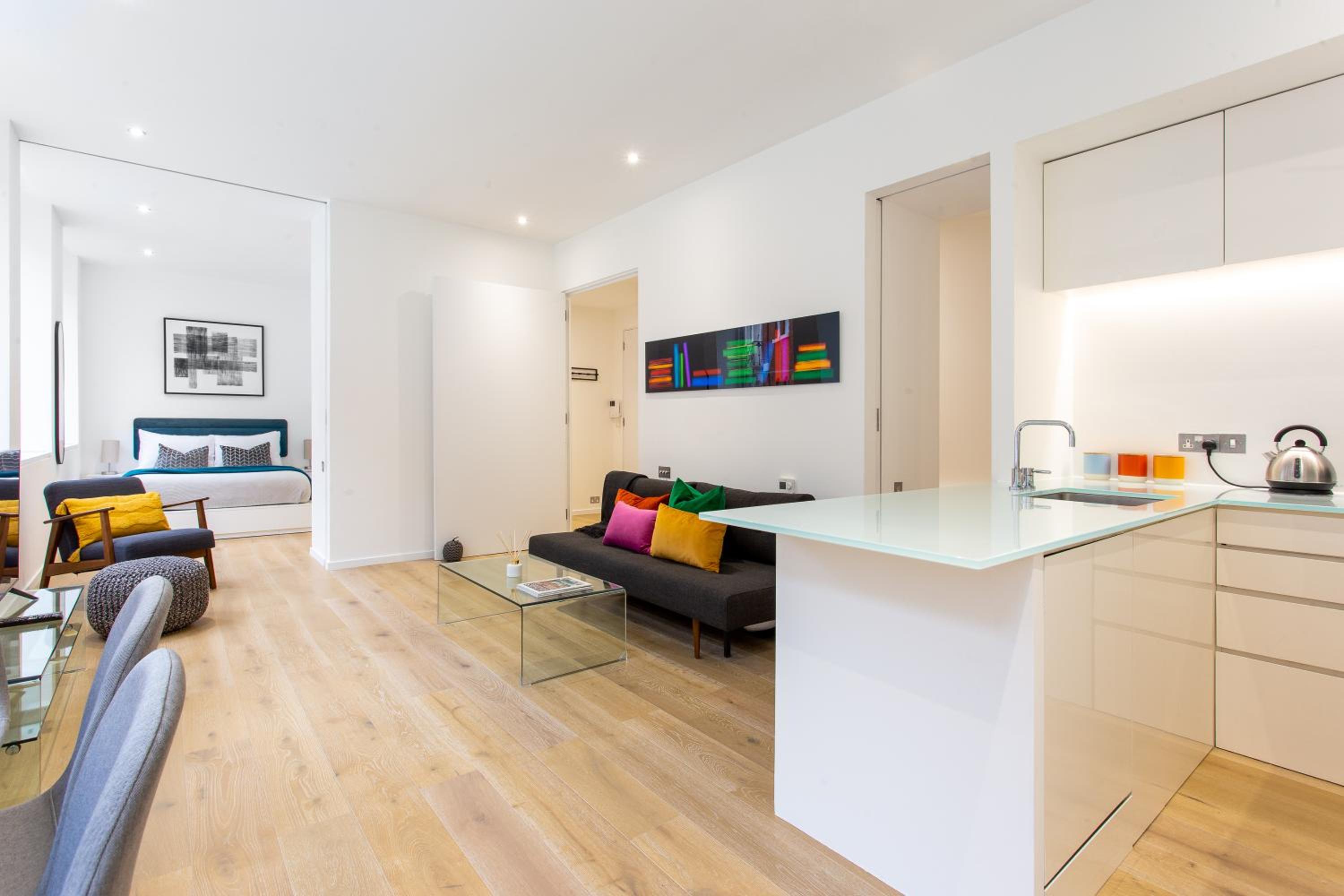 2 Bed 2 Bath Apartment Off Regent Street
