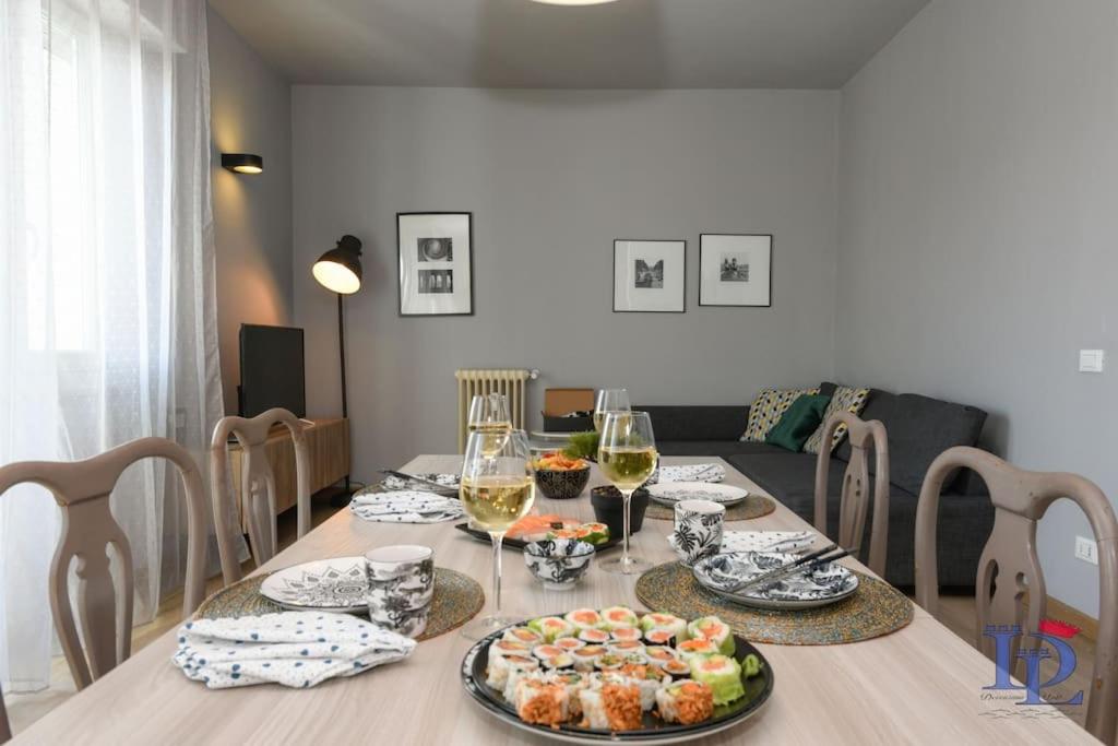 Smiling in Desenzano Lake View DesenzanoLoft Official Partner Homes & Villas by Marriott Bonvoy
