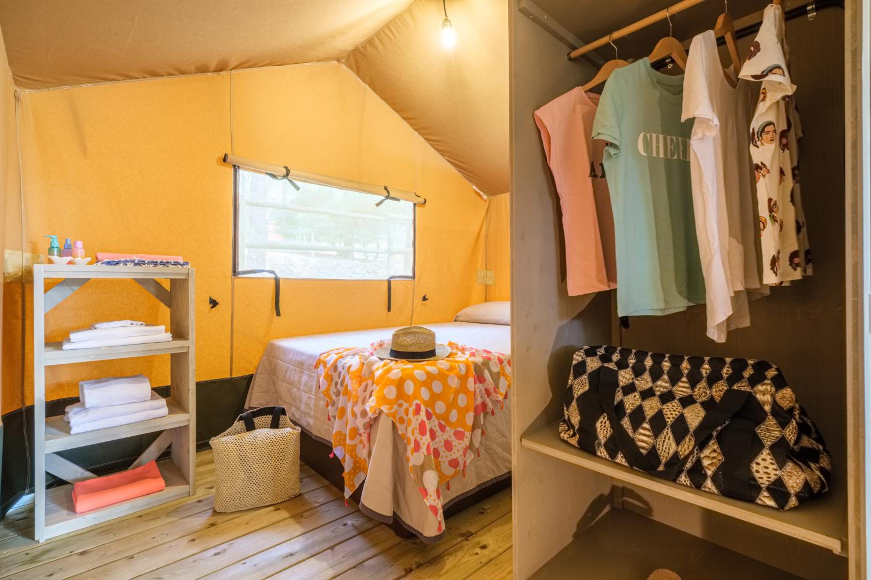 Camping Estival Torre de la Mora