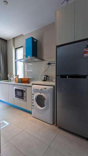 Deluxe 2-bedroom & 2 bathroom corner oasis at Riverson SOHO opposite Imago Shopping Mall photo 2