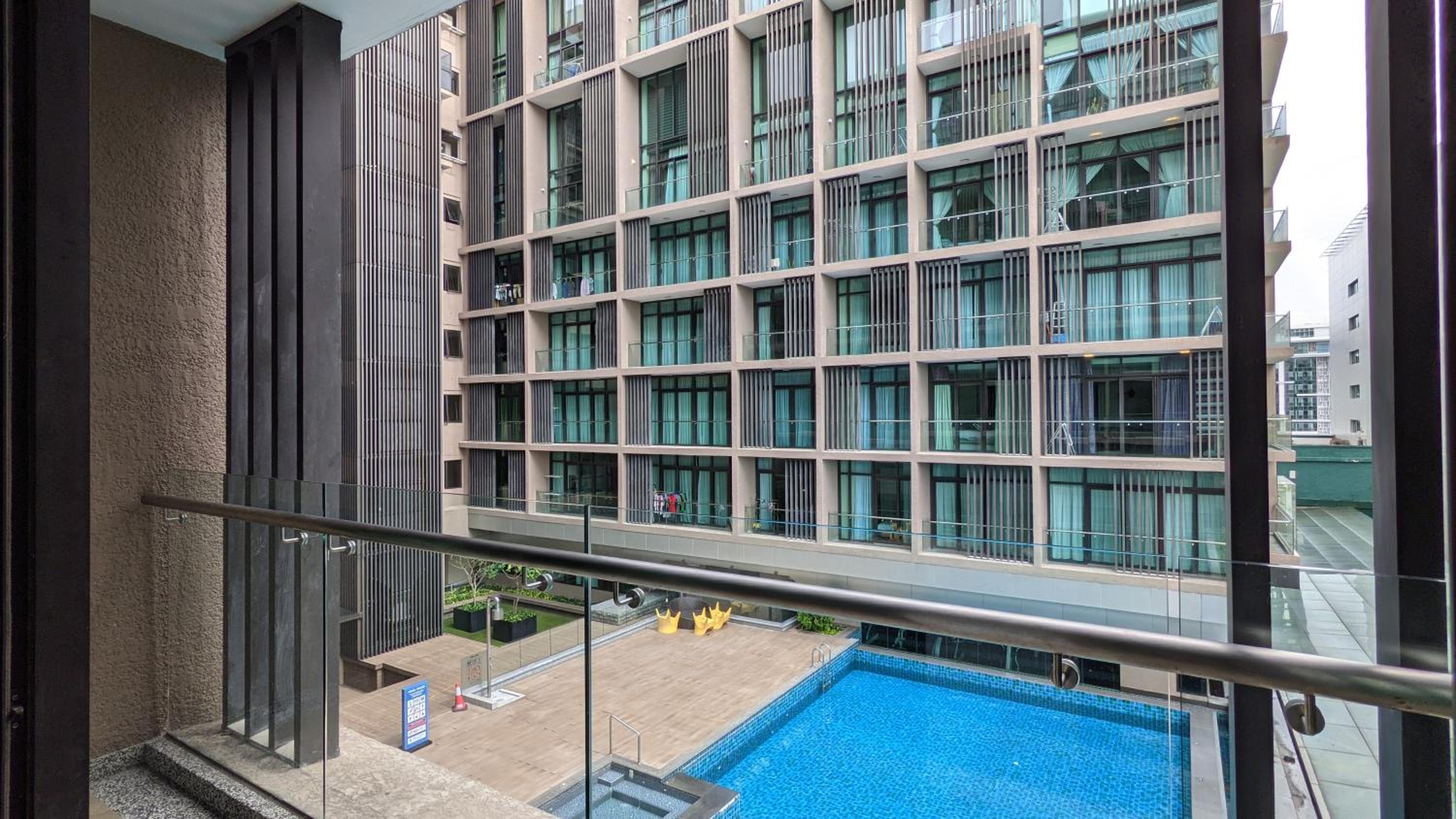 Deluxe 2-bedroom & 2 bathroom corner oasis at Riverson SOHO opposite Imago Shopping Mall photo 5