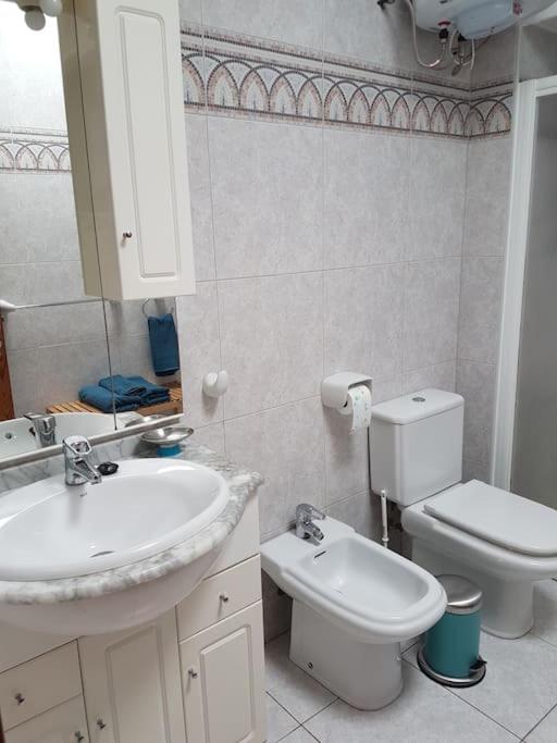 Tabaybas E31, central two bed view 4