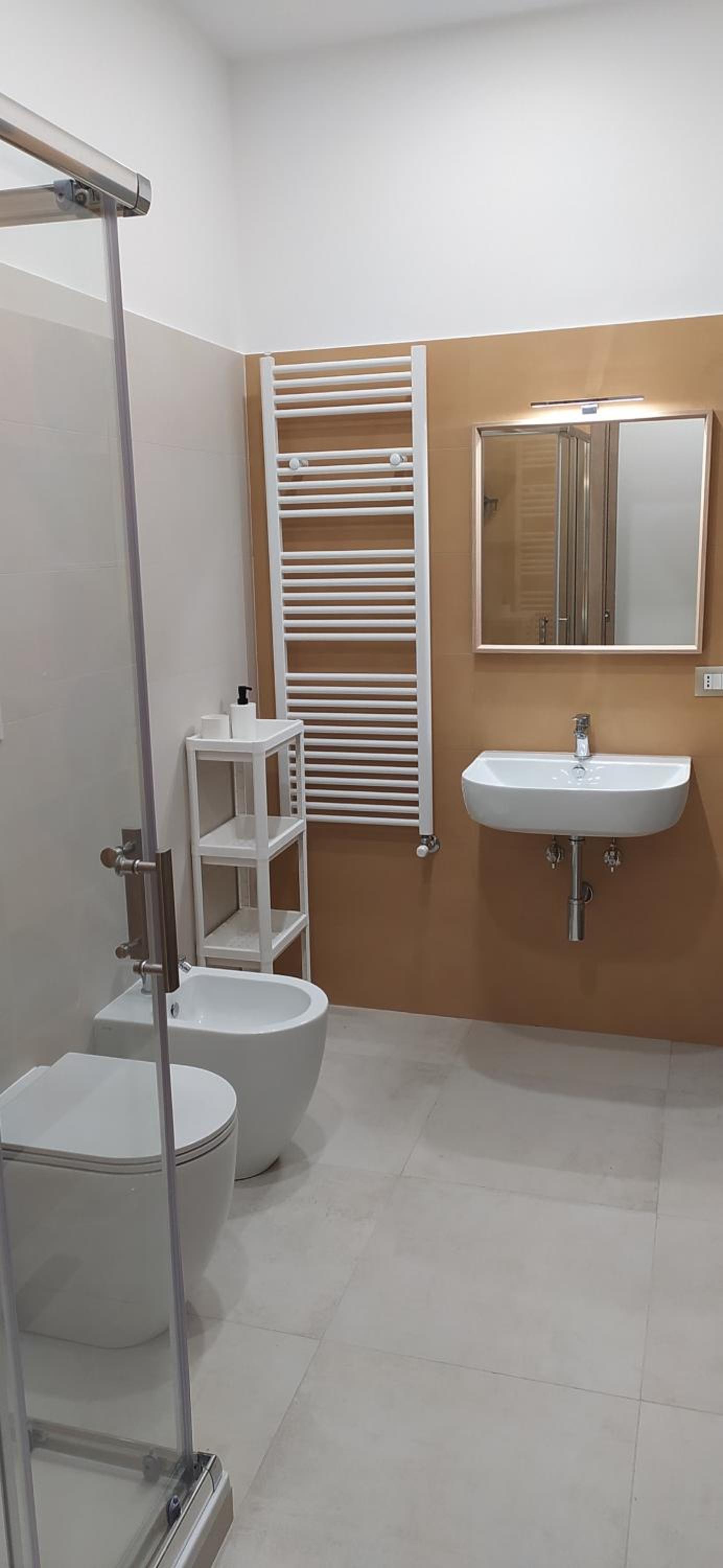 b&b Telesilla