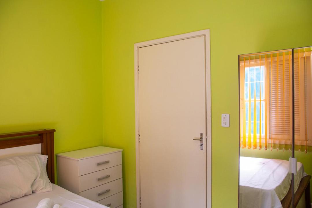 Linda casa a 950m do mar em Bertioga SP