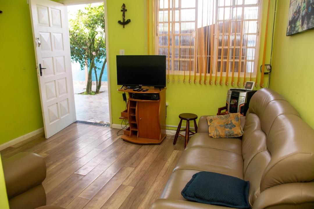 Linda casa a 950m do mar em Bertioga SP