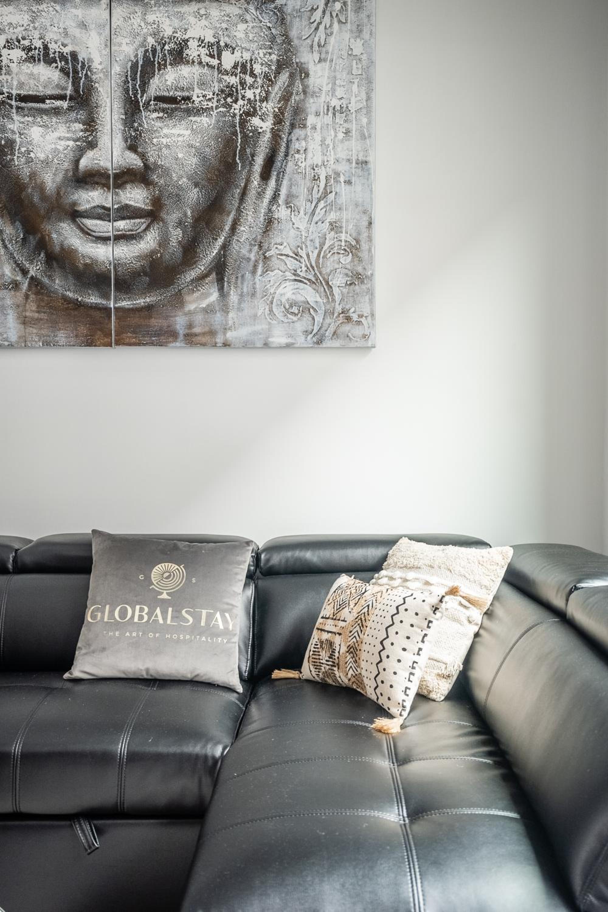 GLOBALSTAY Exclusive 4 Bedroom Townhouse in Downtown Toronto with Parking