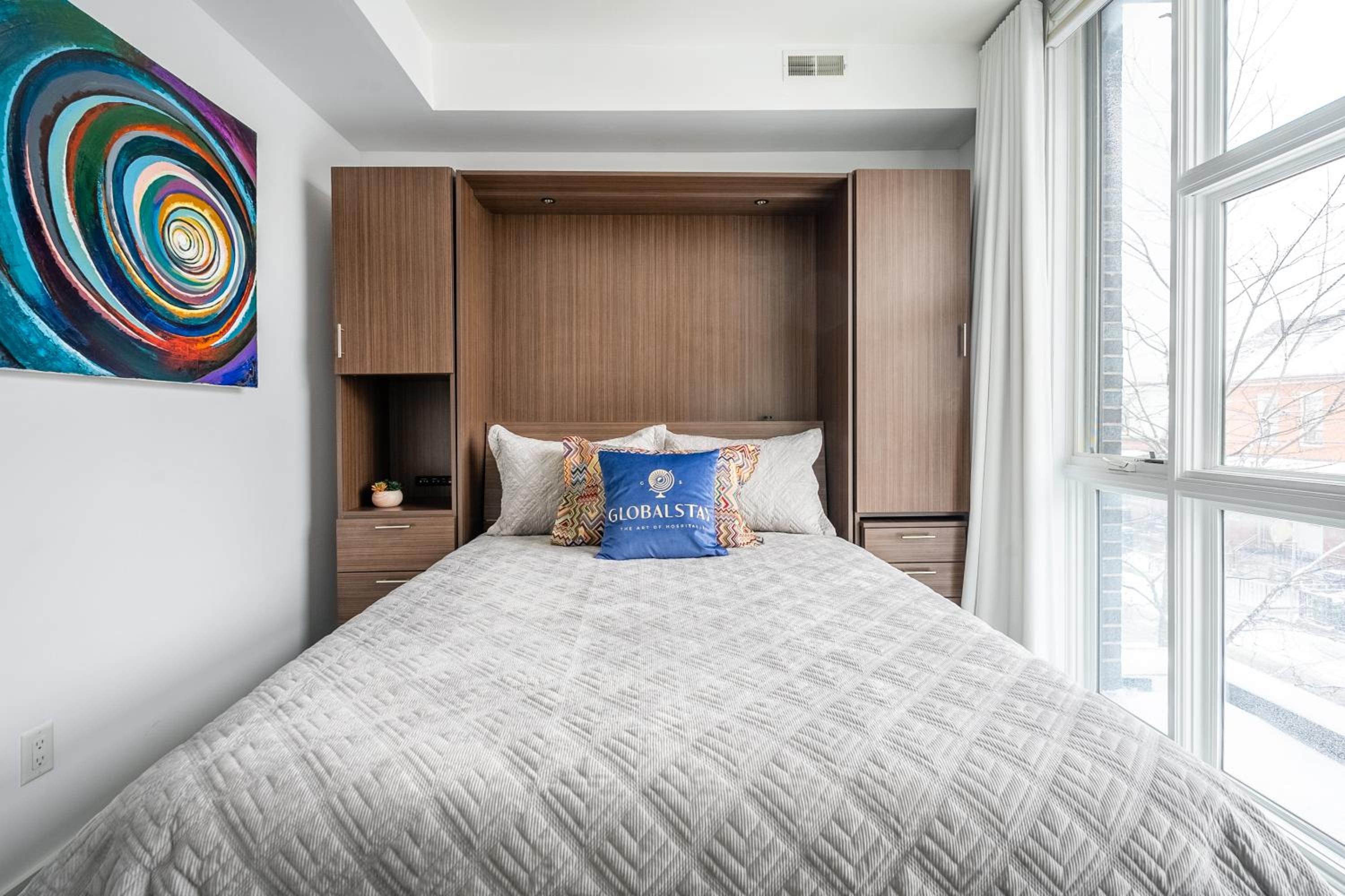 GLOBALSTAY Exclusive 4 Bedroom Townhouse in Downtown Toronto with Parking - Image 4