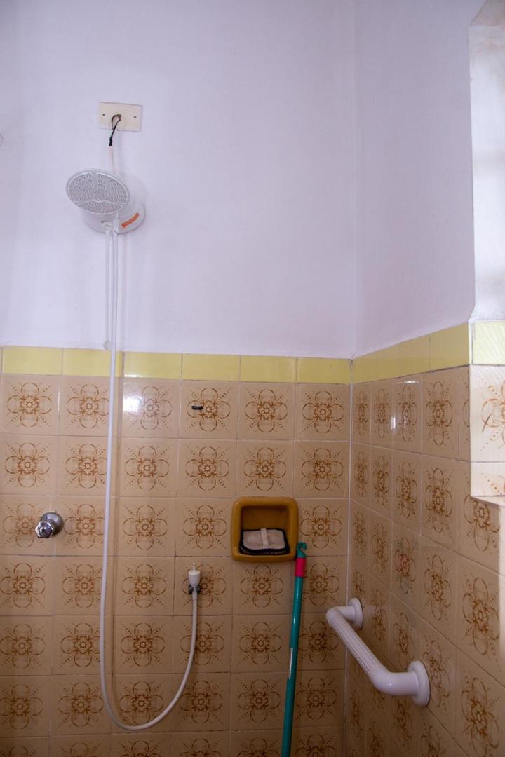 Linda casa a 950m do mar em Bertioga SP