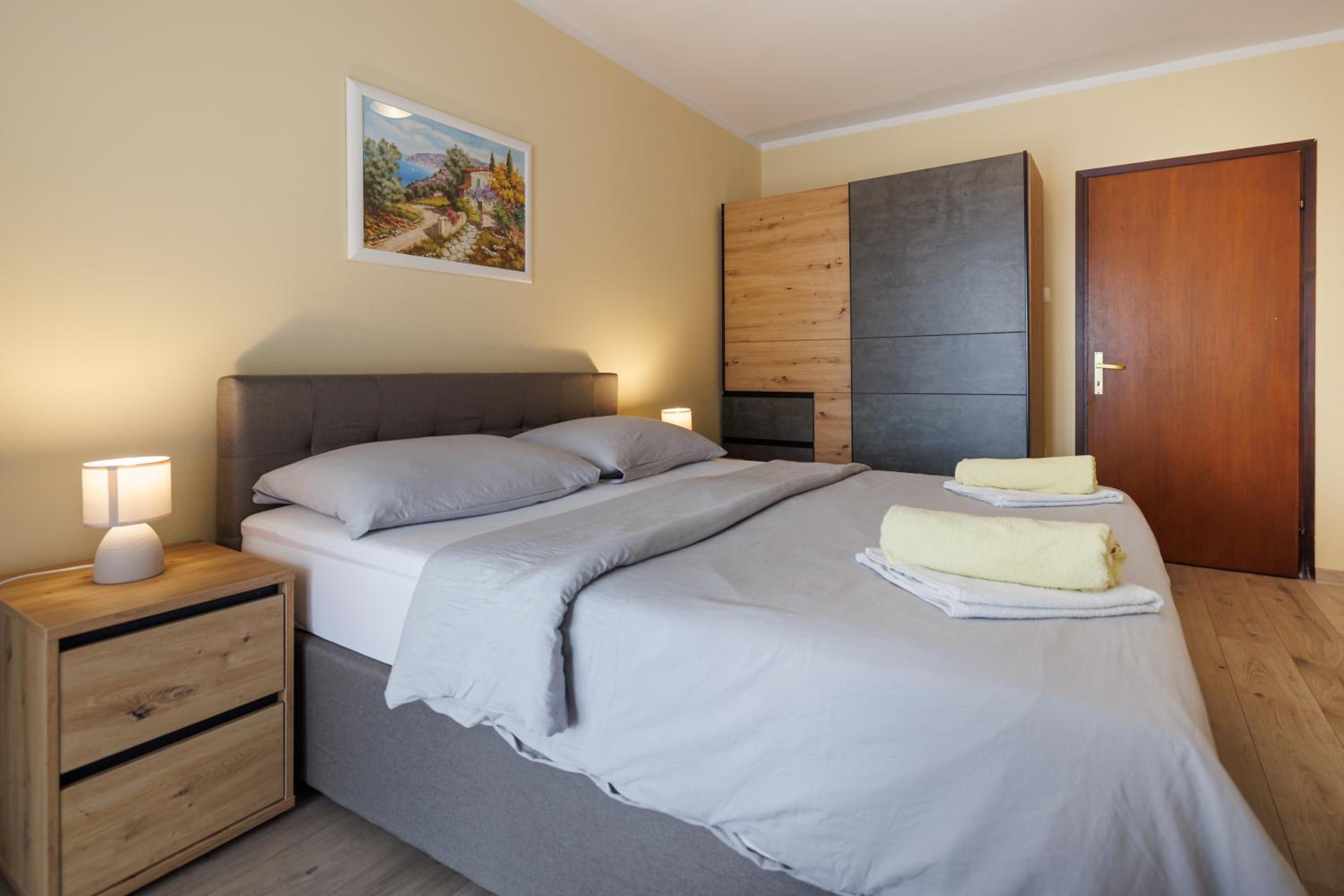 Spacious and modern app with big terrace (4+2 persons) view 2