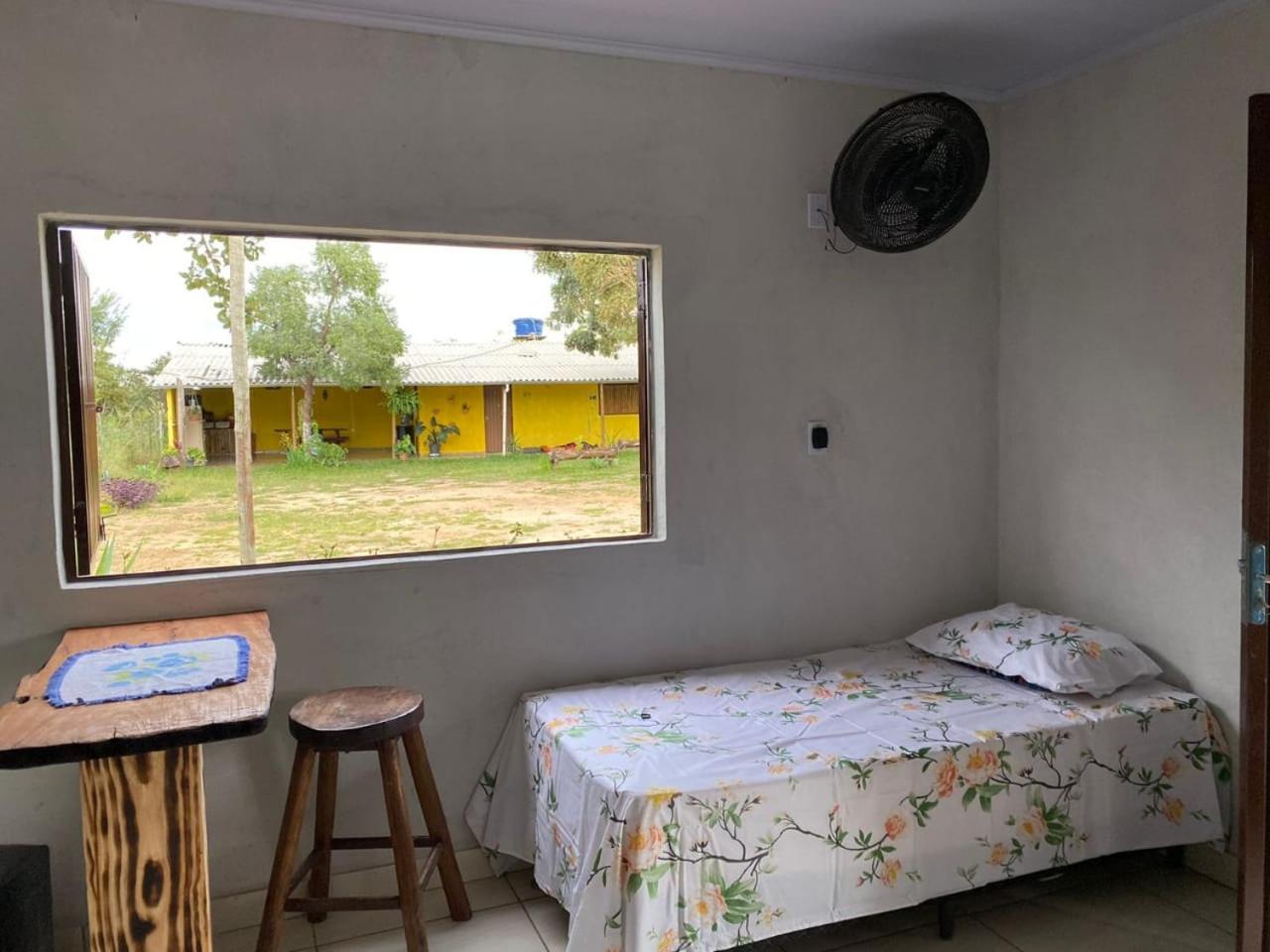Pousada Sitio do Terrão a 500 metros da BR 040 e a 10 minutos da Prainha