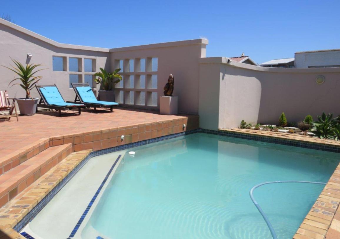 Double-Story Holiday Home with Pool & Seaview