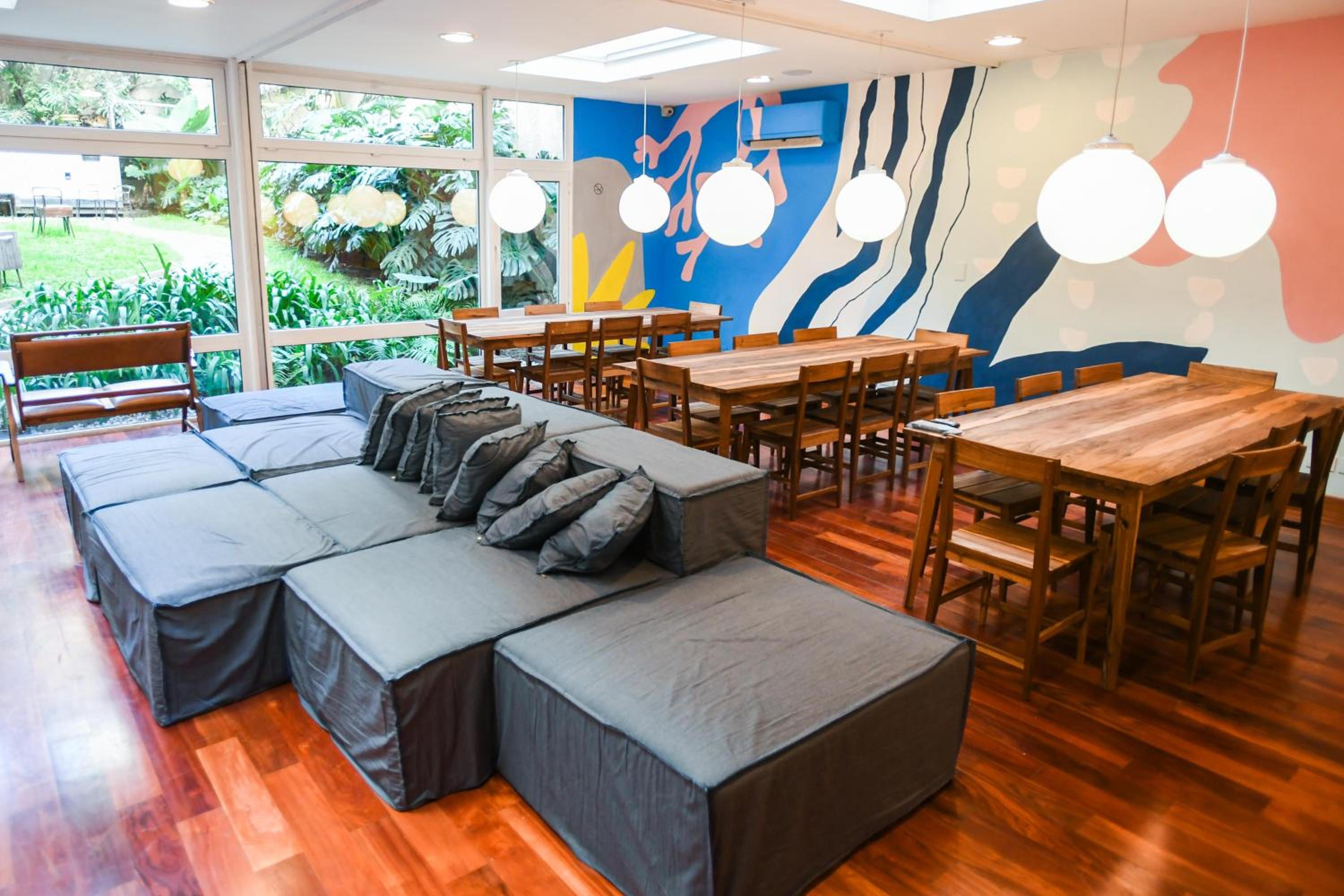 lounge