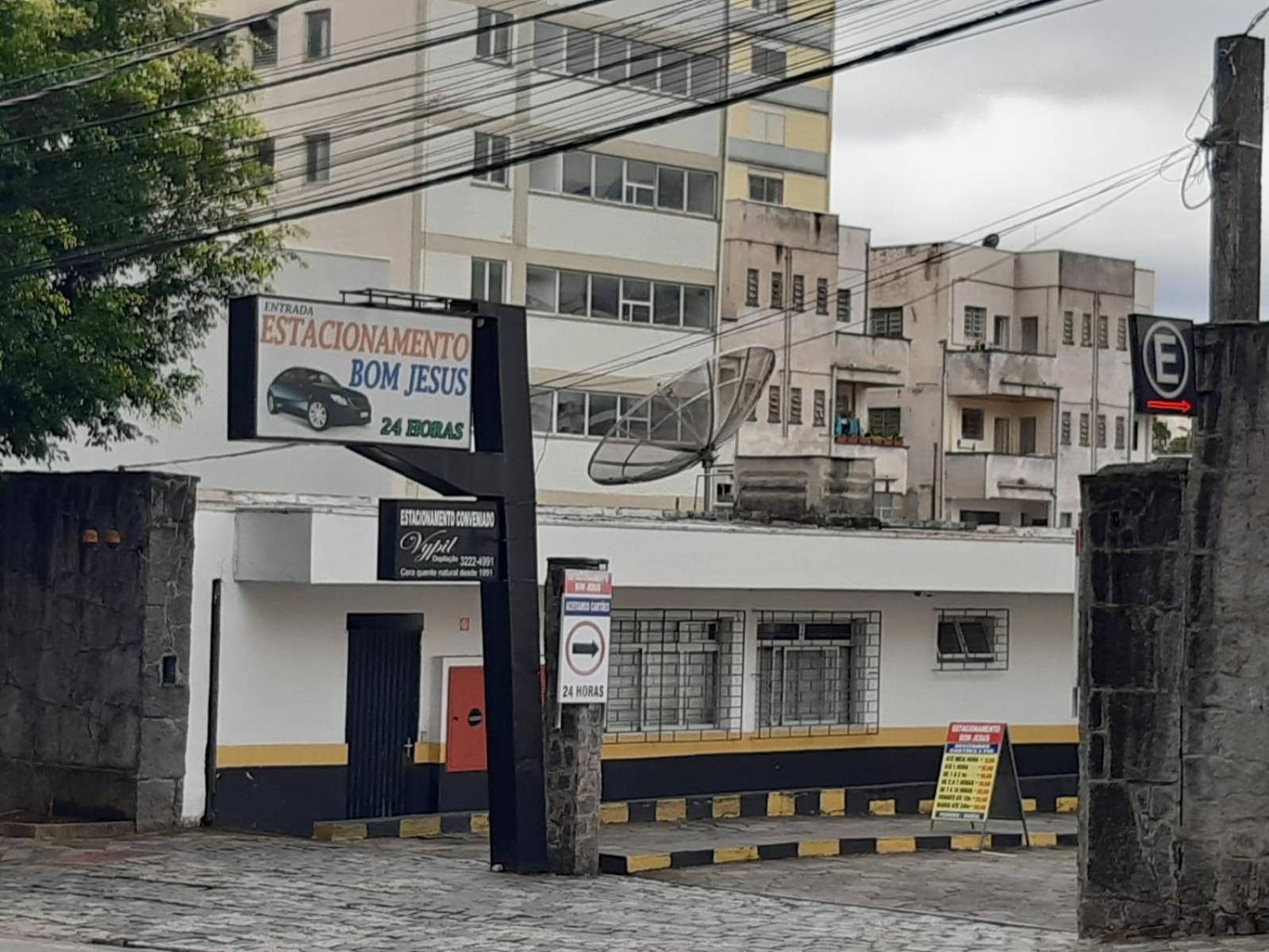 Studio Moderno e Aconchegante