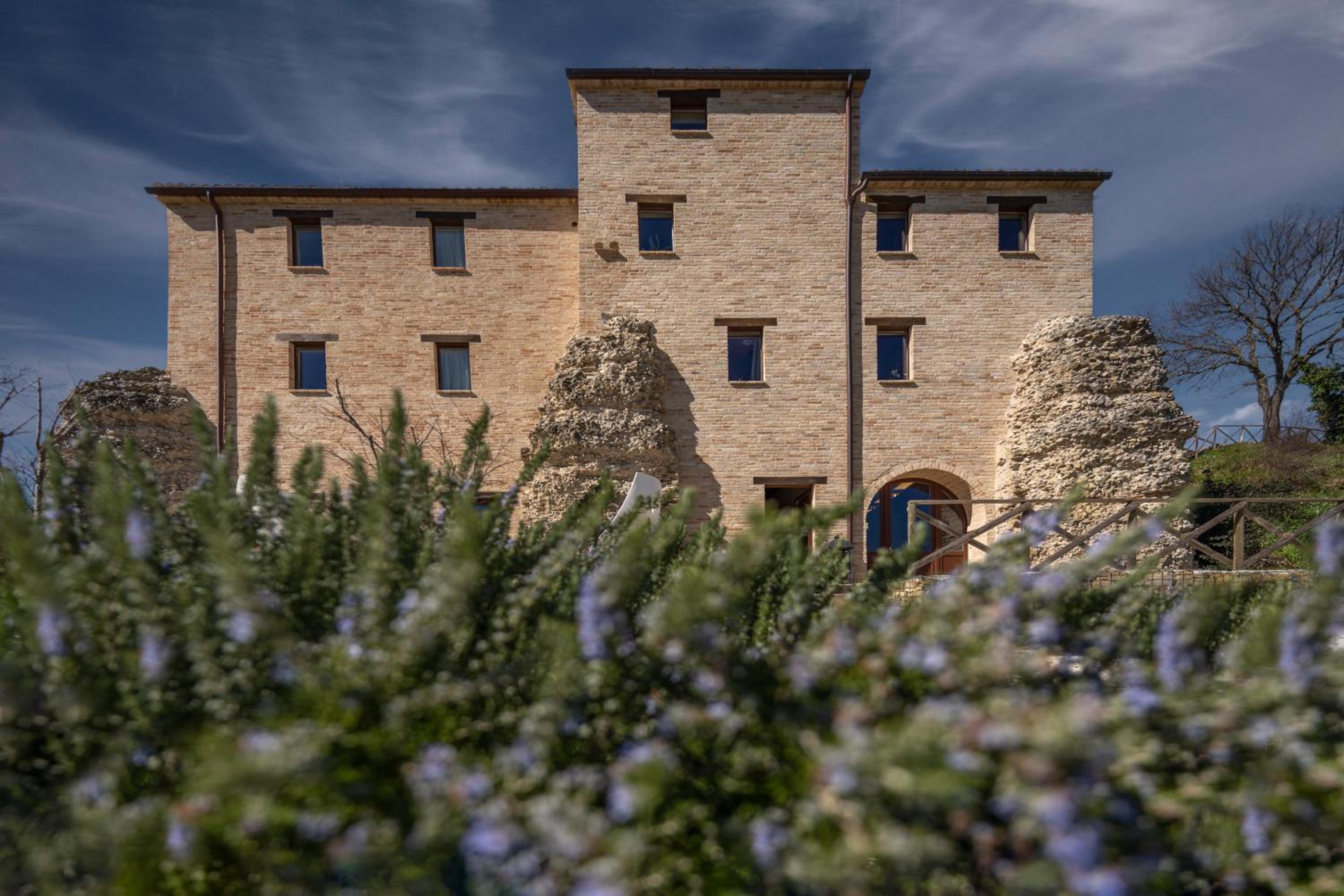 Porta Gemina History Lodge view 2