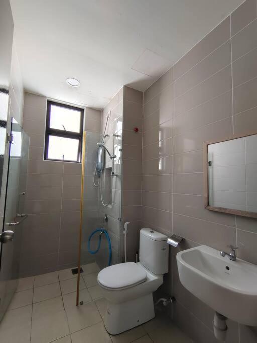 Platino 4Bedrooms Paradigm Mall Netflix By STAY