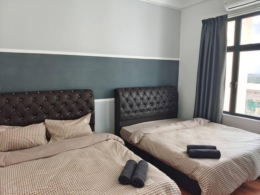 Platino 4Bedrooms Paradigm Mall Netflix By STAY