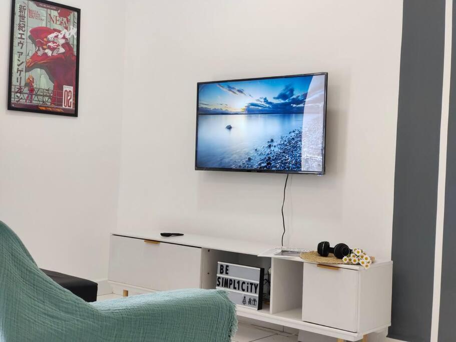 Platino 4Bedrooms Paradigm Mall Netflix By STAY
