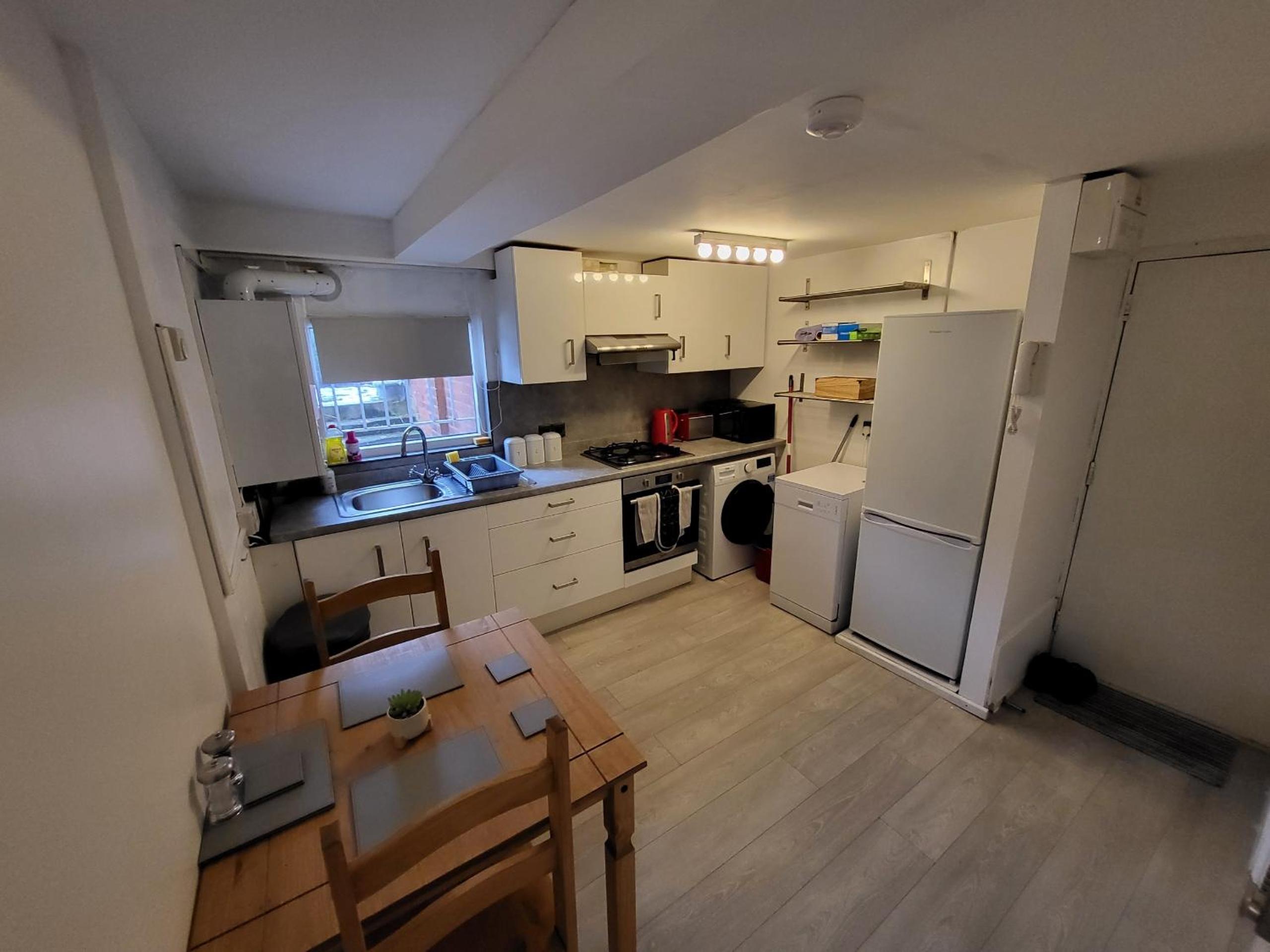 Cosy Apartment By Clapham South Underground!