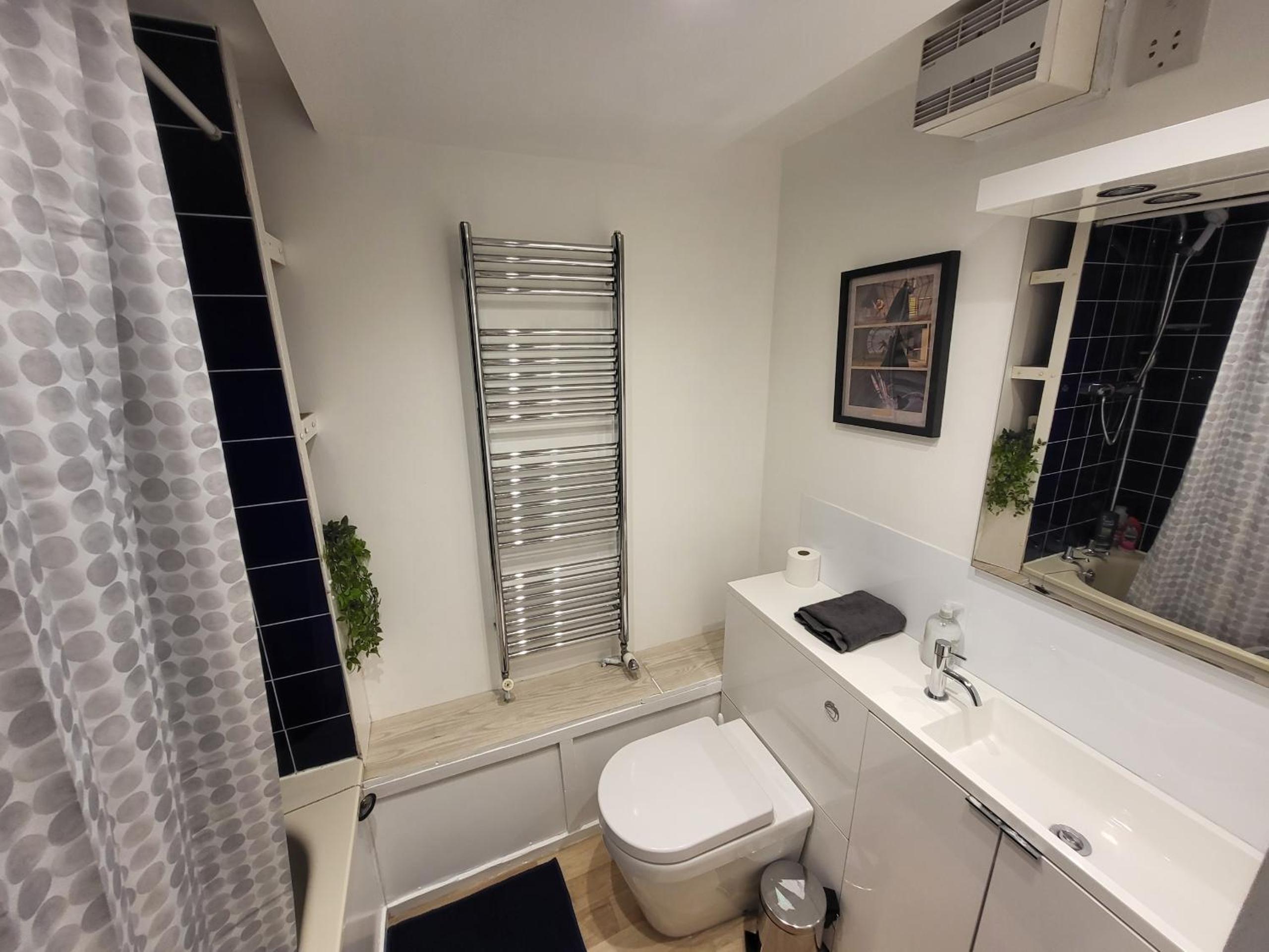 Cosy Apartment By Clapham South Underground!