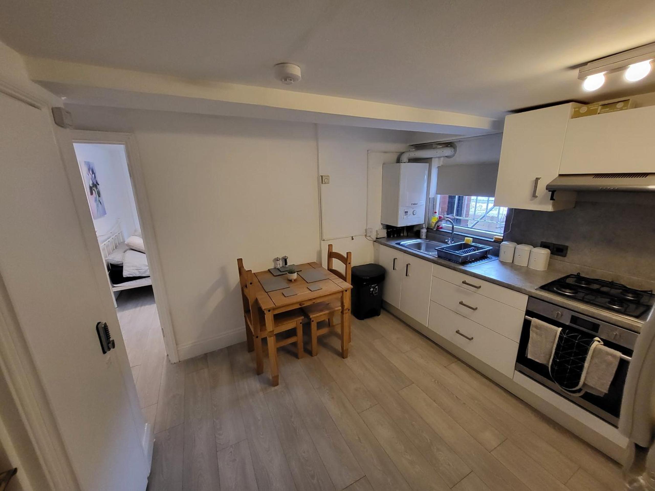 Cosy Apartment By Clapham South Underground!