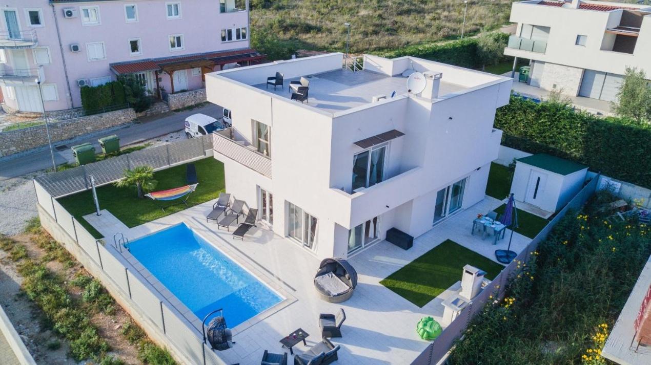 Villa Virtus view 3