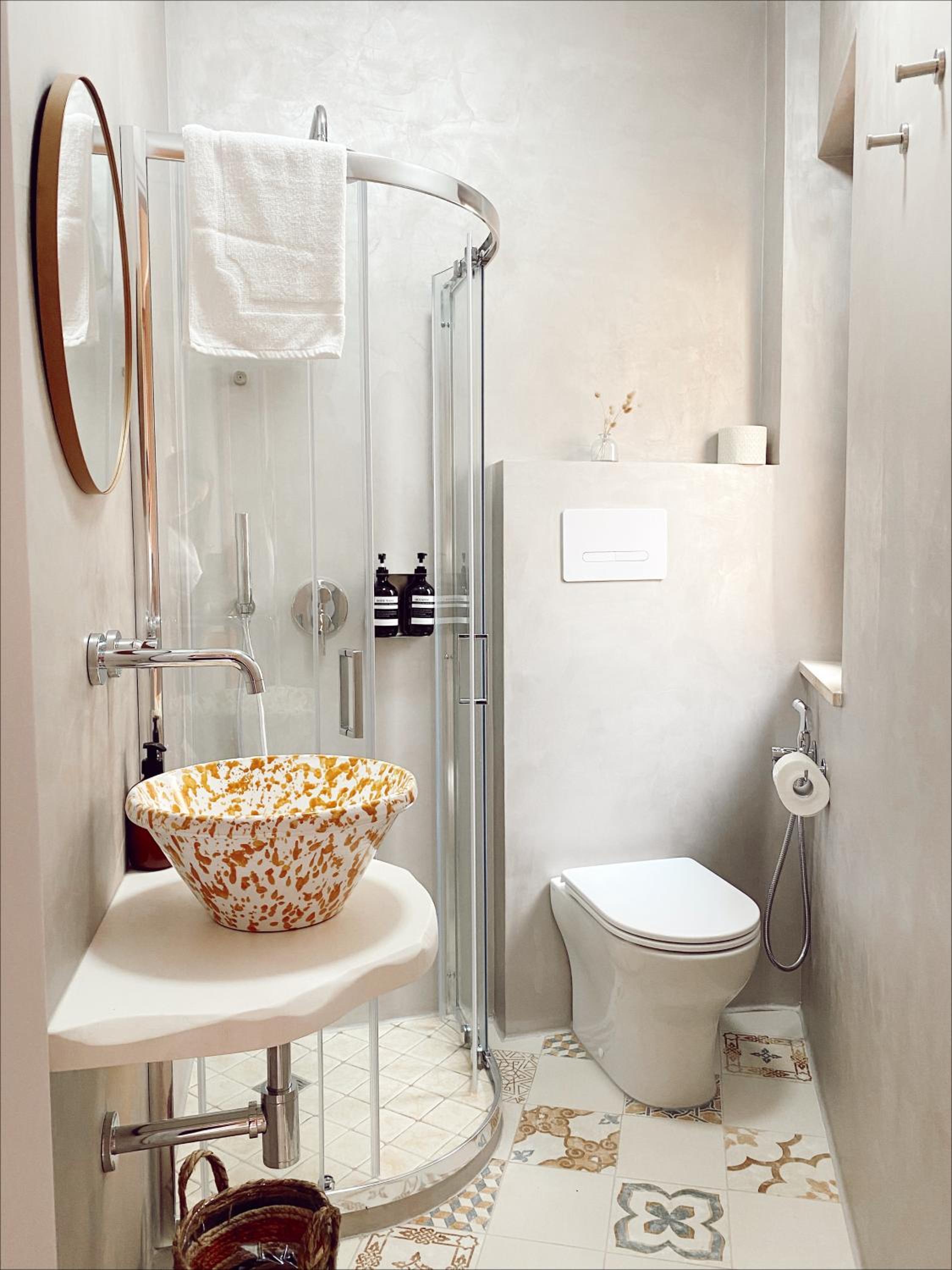 Don Nicuzzo en Salemi — bathroom