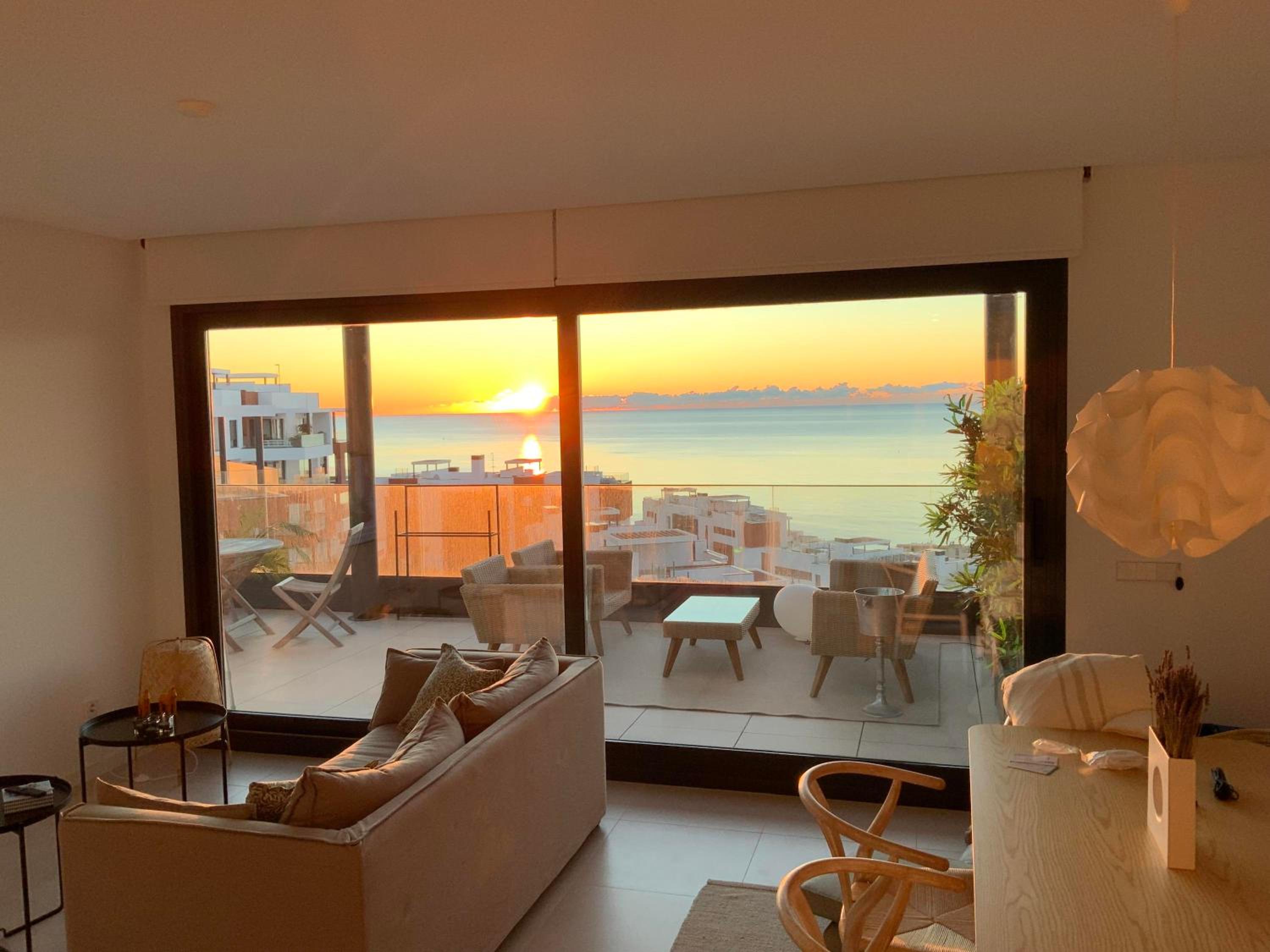 Penthouse Middel Views photo 3