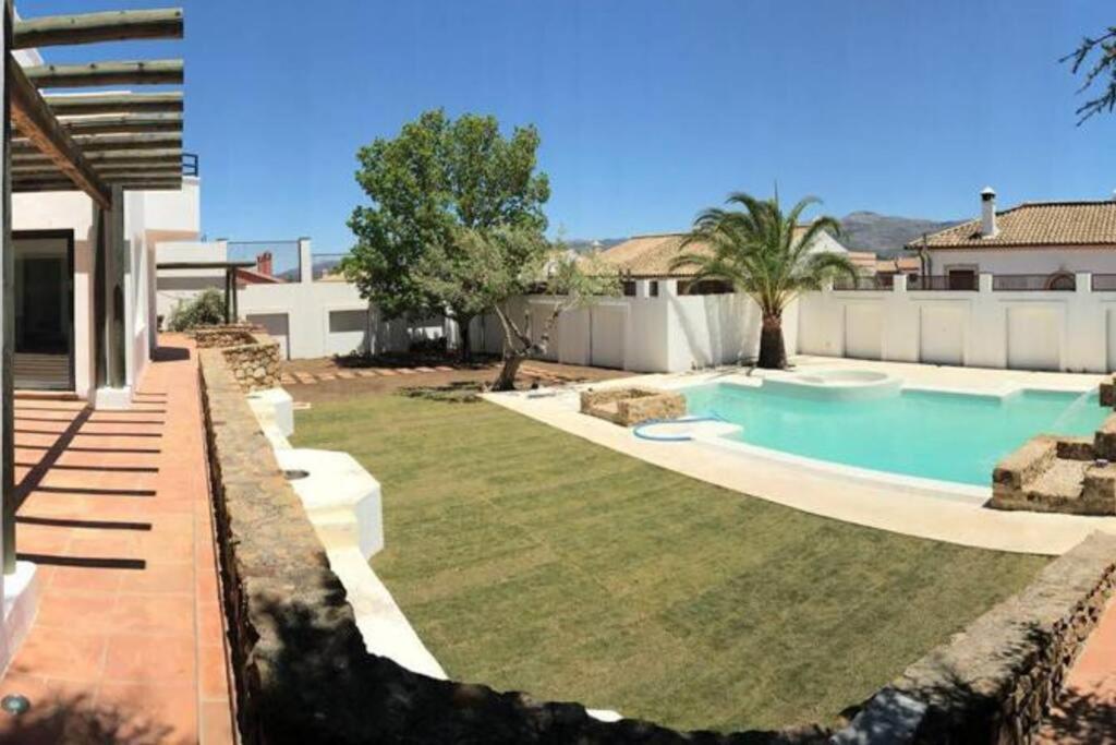 Villa Mateos