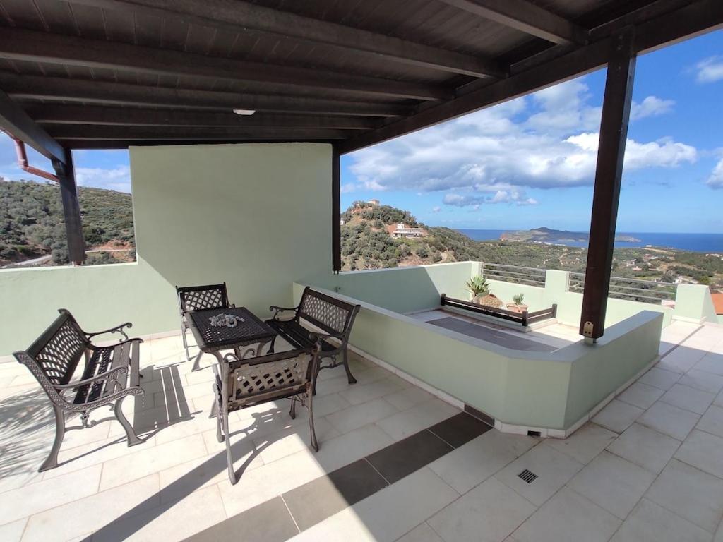 Villa Chloe - Amazing view Villa with swimming pool