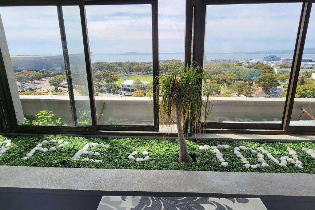 Luxury Apartment, Near V&A Waterfront and CPT Stadium view 4