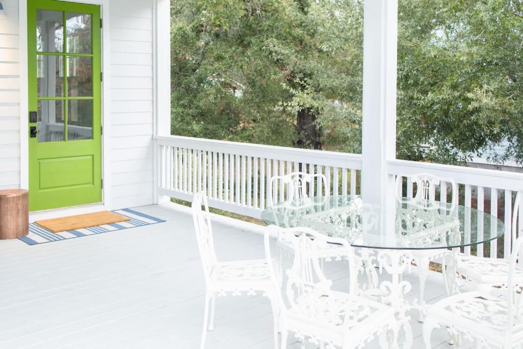 Charming Cottage near downtown Southport