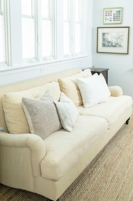 Charming Cottage near downtown Southport