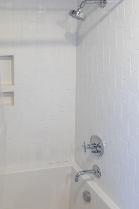 Charming Cottage near downtown Southport
