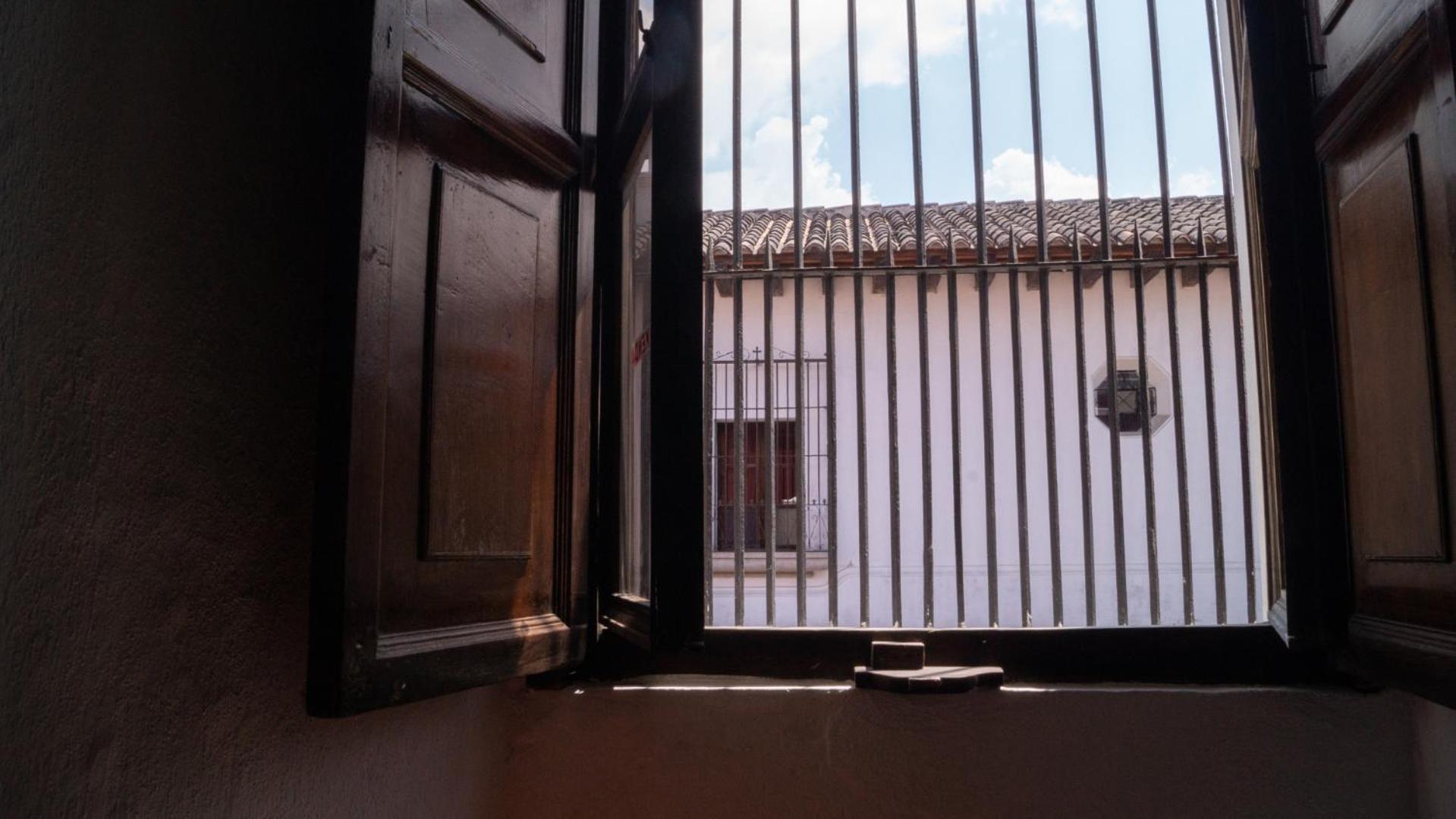 Flore Hostel