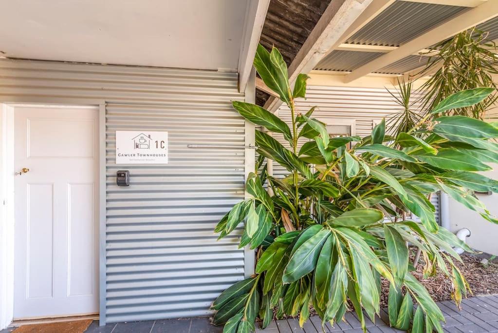 Gawler Townhouses 1C , 1 Queen bed view 3