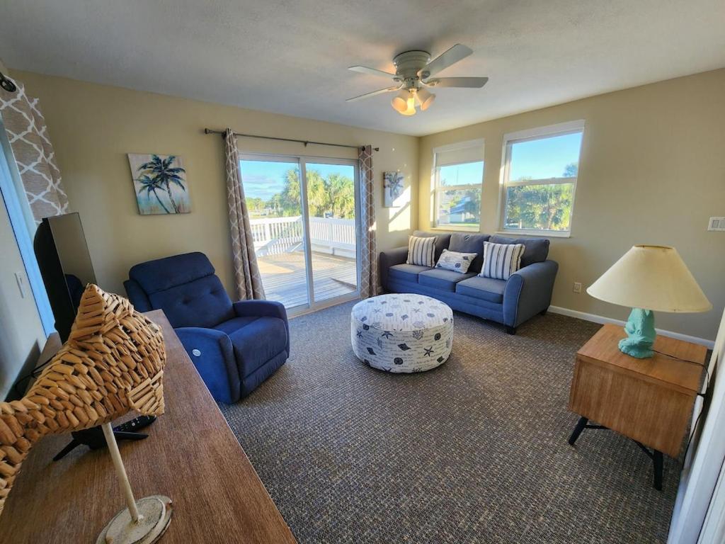 Renovated Spacious Beach House-Steps from the Beach!