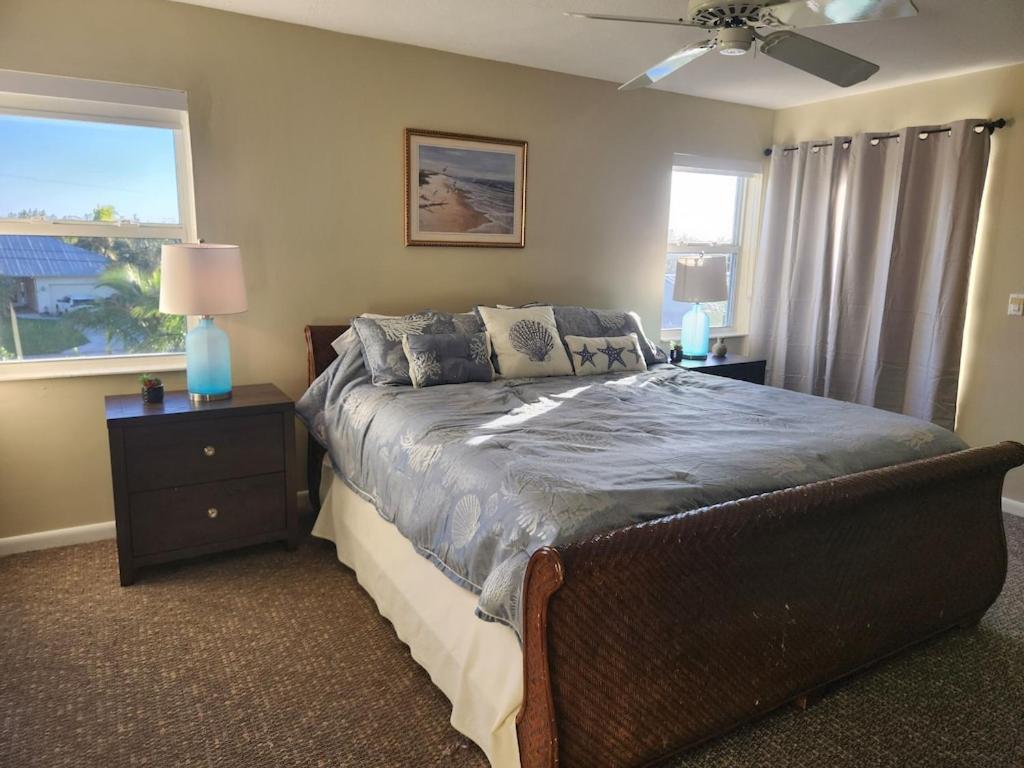 Renovated Spacious Beach House-Steps from the Beach!
