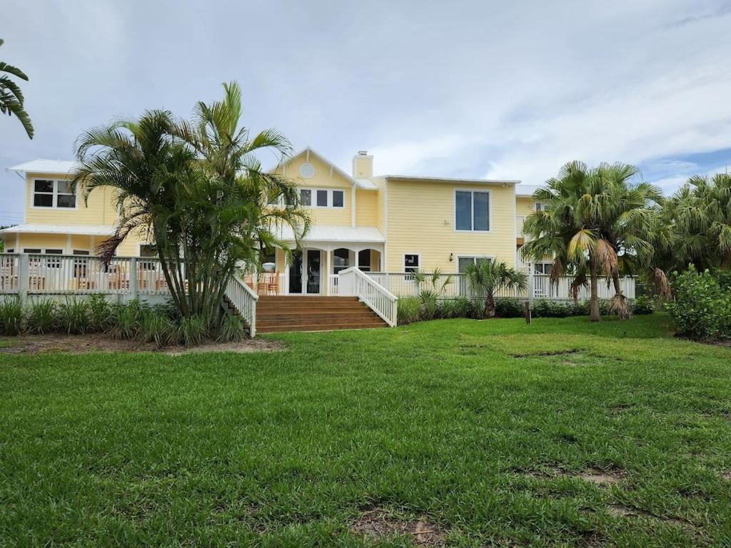 Renovated Spacious Beach House-Steps from the Beach!