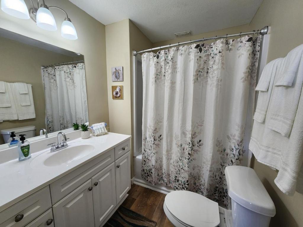 Renovated Spacious Beach House-Steps from the Beach!