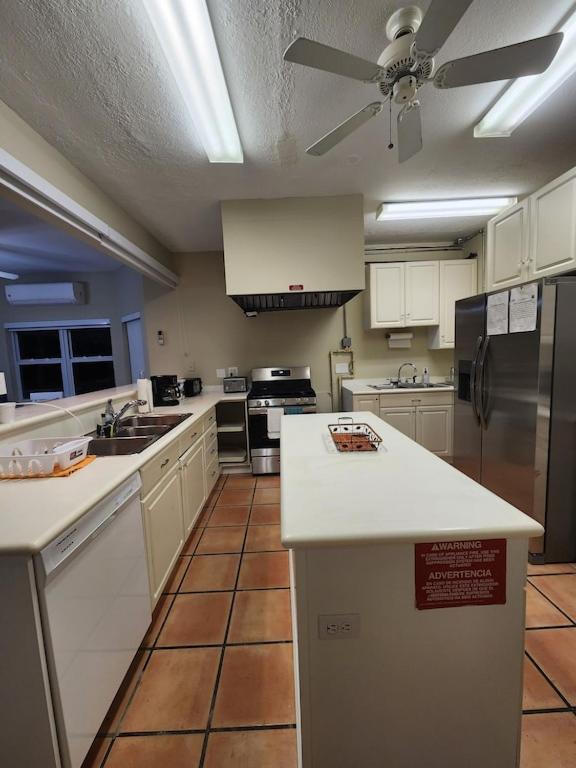 Renovated Spacious Beach House-Steps from the Beach!