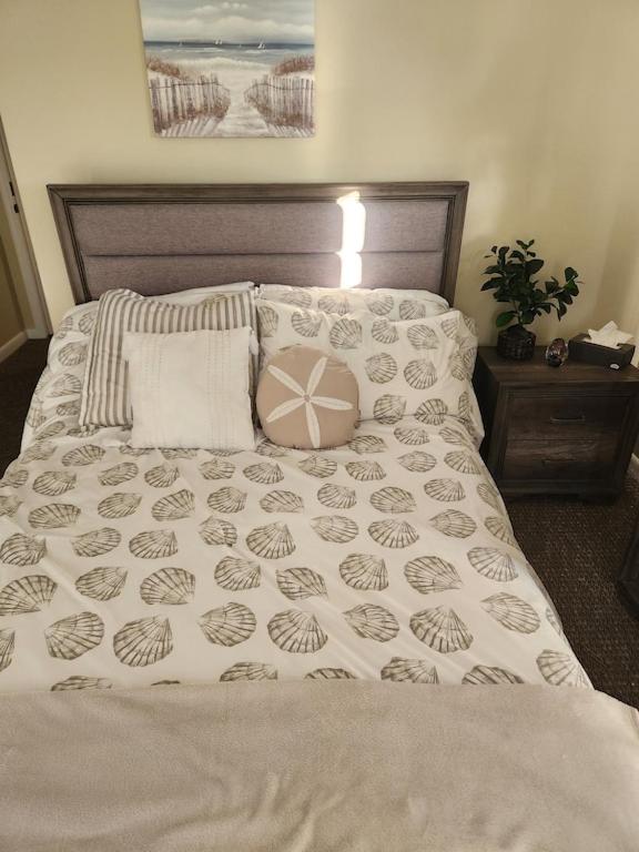Renovated Spacious Beach House-Steps from the Beach!