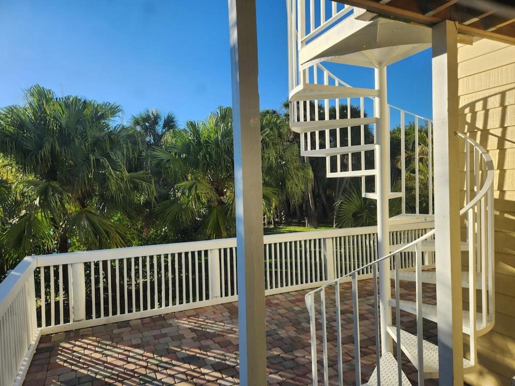 Renovated Spacious Beach House-Steps from the Beach!