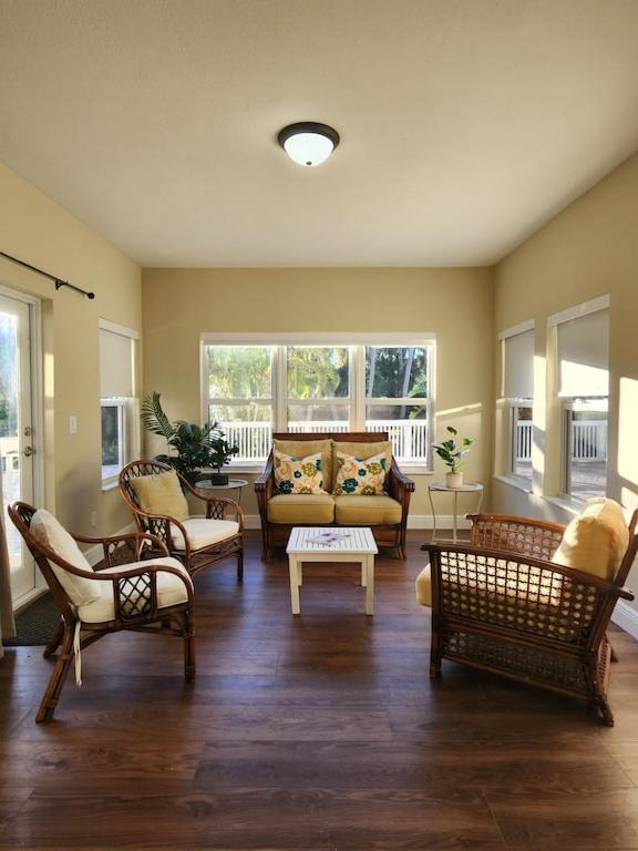 Renovated Spacious Beach House-Steps from the Beach!
