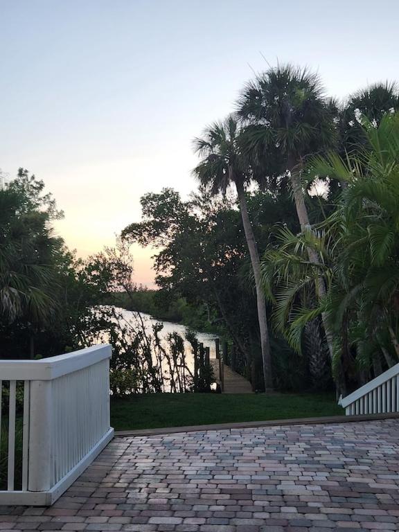 Renovated Spacious Beach House-Steps from the Beach!
