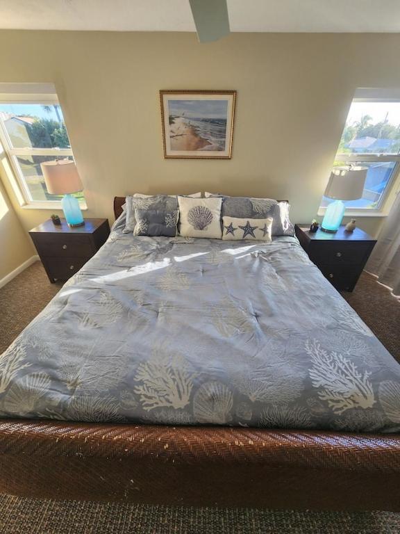 Renovated Spacious Beach House-Steps from the Beach!