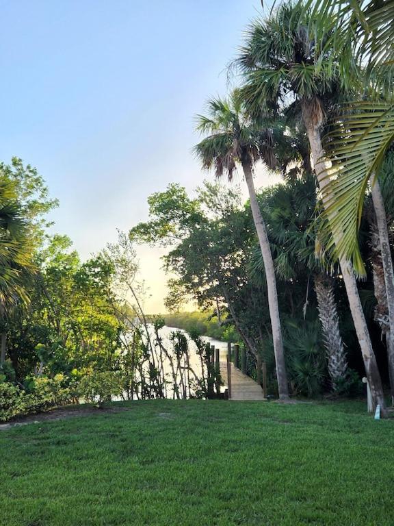 Renovated Spacious Beach House-Steps from the Beach!