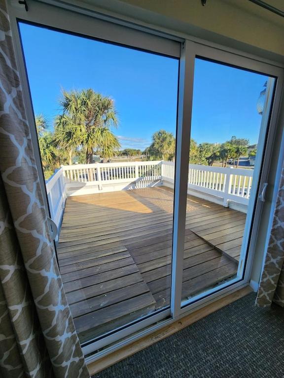 Renovated Spacious Beach House-Steps from the Beach!