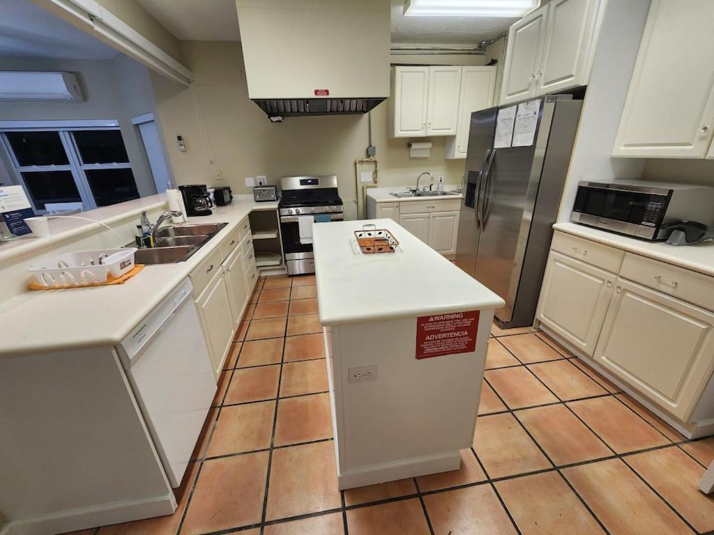 Renovated Spacious Beach House-Steps from the Beach!