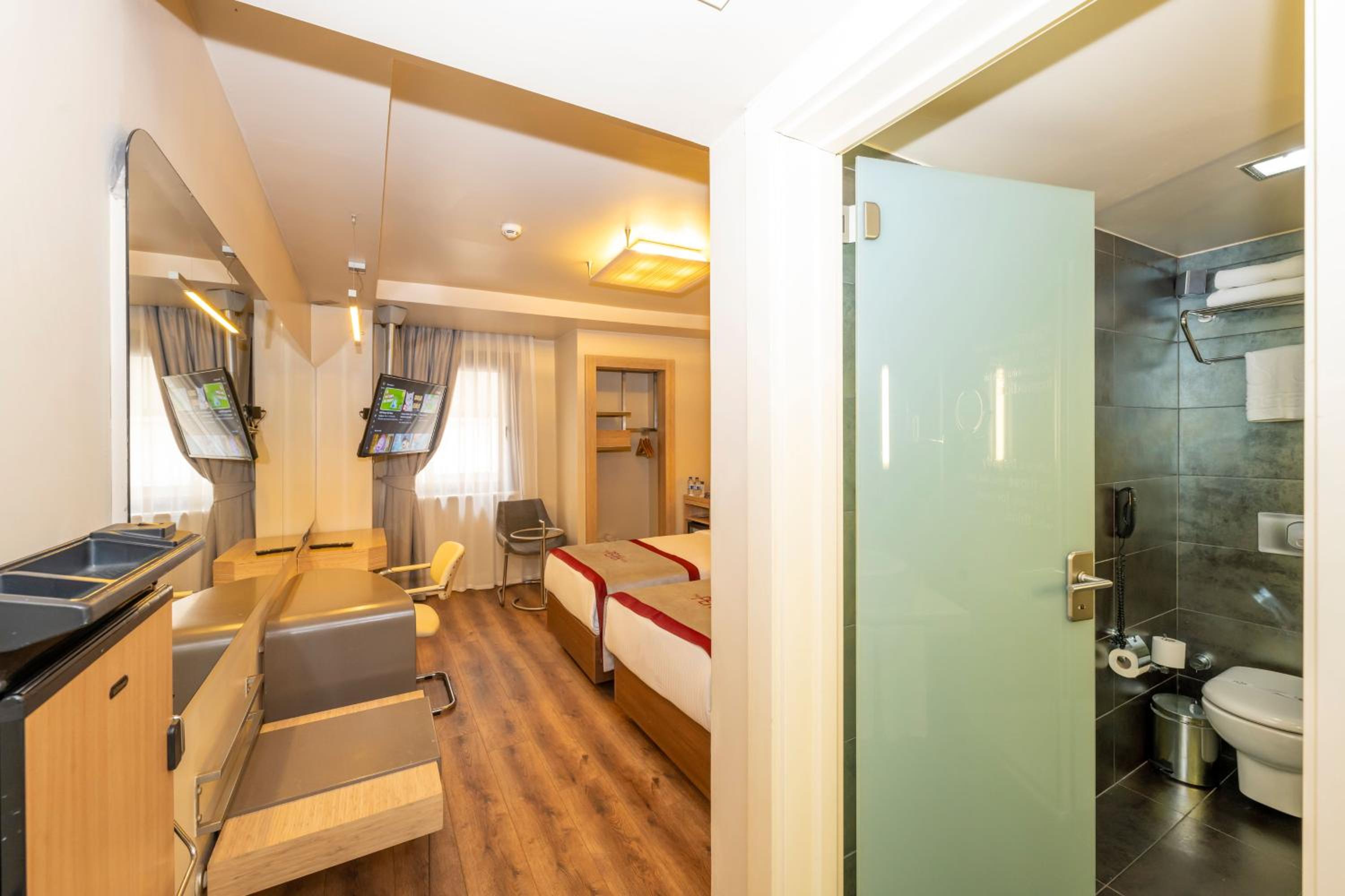 Ramada By Wyndham Istanbul Pera Taksim - Image 83